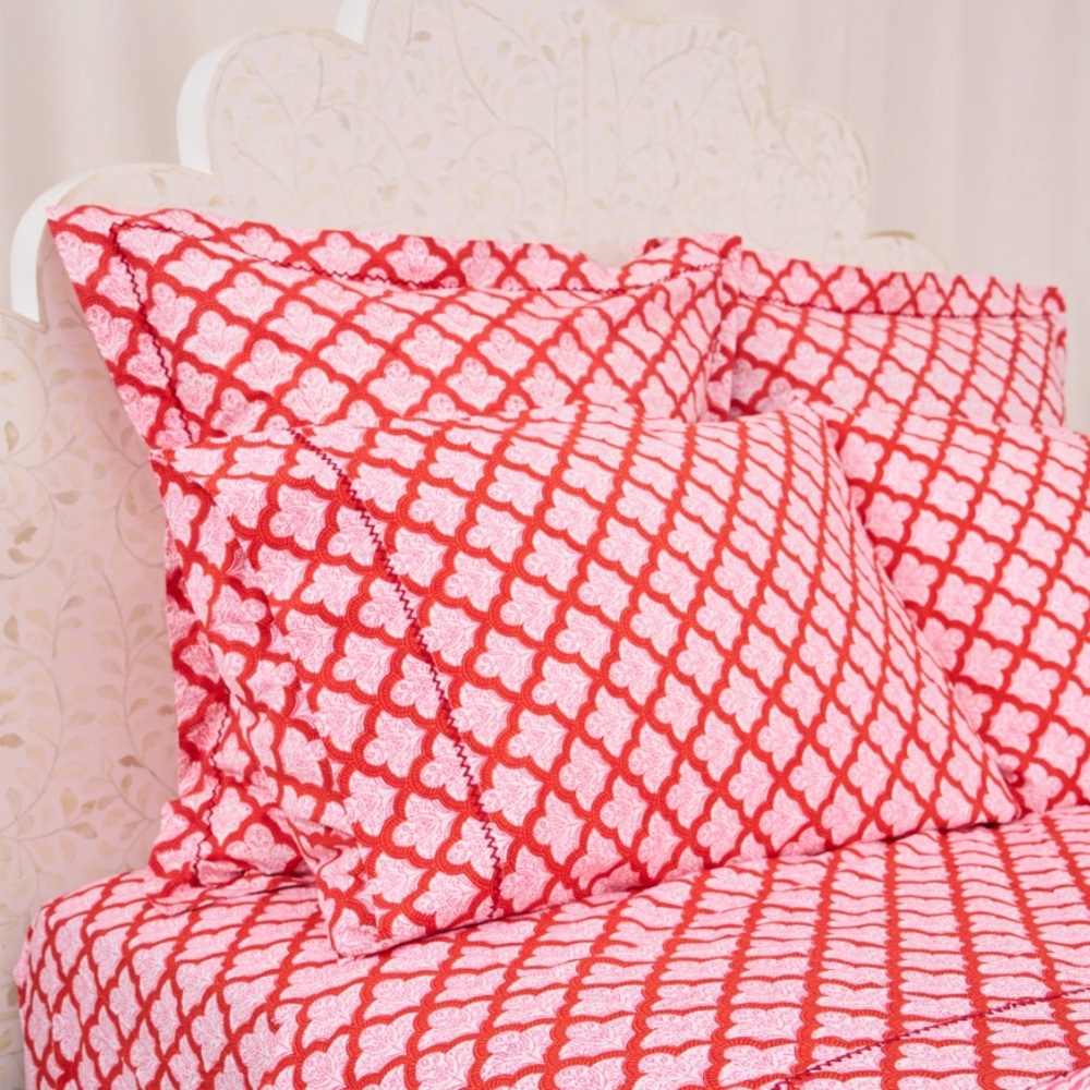 Roller Rabbit Jemina Pink block print set of 2 Pillowcases + 22x22 Sham NWOT